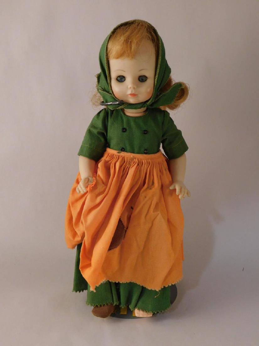 ANTIQUES AND COLLECTIBLES: ANTIQUES AND COLLECTIBLES