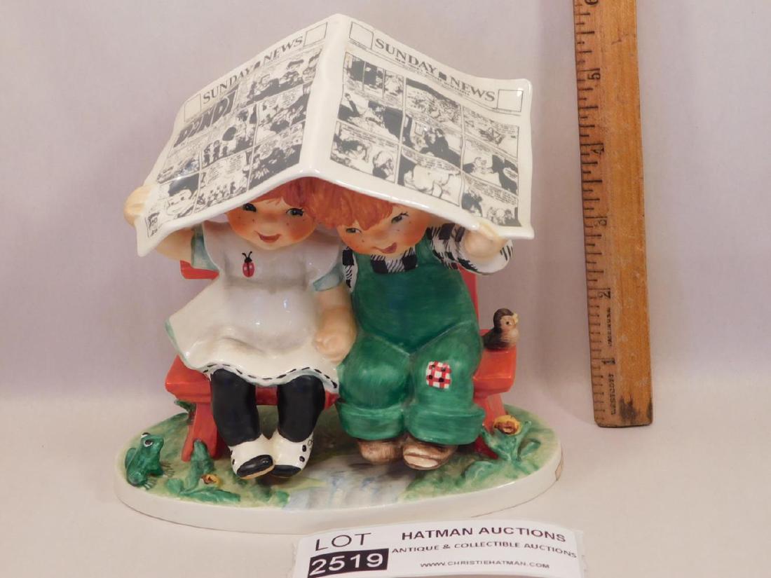 HUMMEL GOEBEL FIGURINE: HUMMEL GOEBEL FIGURINE