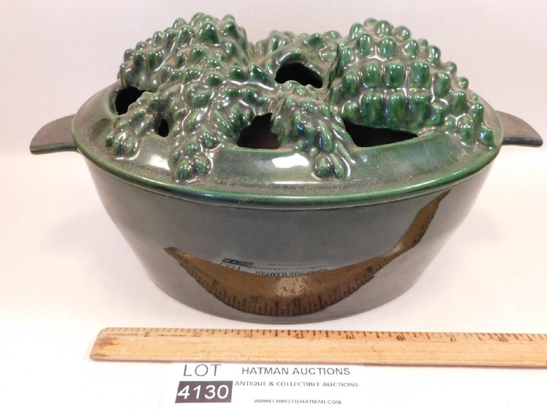 JOHN WRIGHT CAST IRON COOKING POT: JOHN WRIGHT CAST IRON COOKING POT