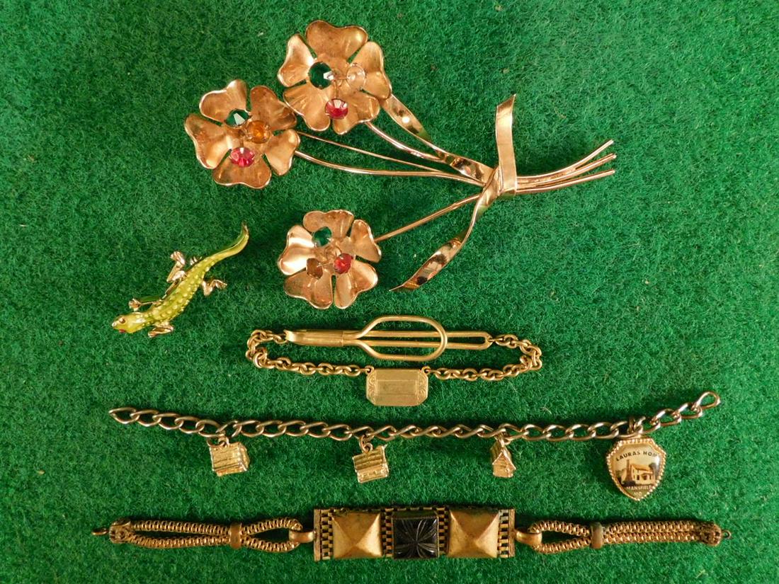 VINTAGE JEWELRY BOX ANTIQUES AND COLLECTIBLES: VINTAGE JEWELRY BOX ANTIQUES AND COLLECTIBLES