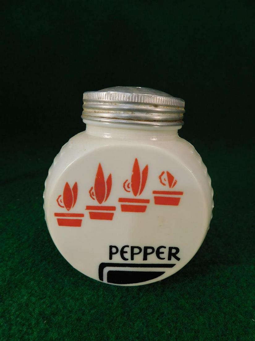 VINTAGE ANTIQUE PEPPER CANISTER: VINTAGE ANTIQUE PEPPER CANISTER