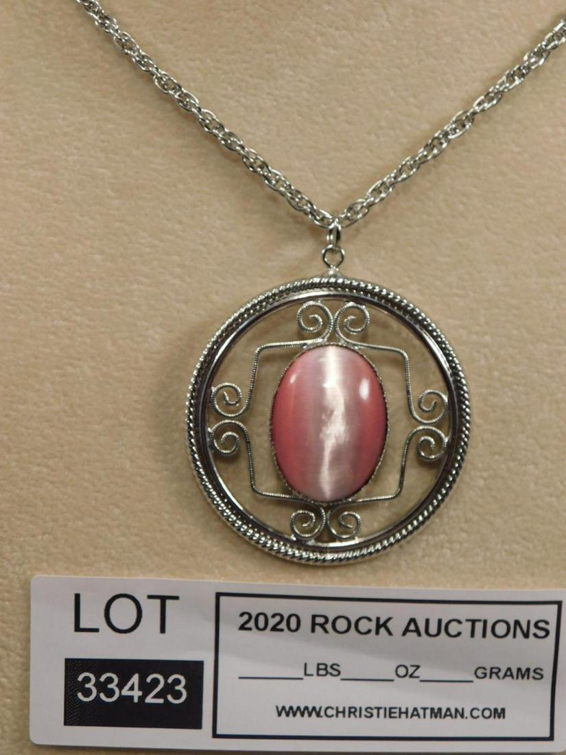 CAT'S EYE CABCOHON PENDANT WITH CHAIN ROCK STONE: CAT'S EYE CABCOHON PENDANT WITH CHAIN ROCK STONE LAPIDARY SPECIMEN