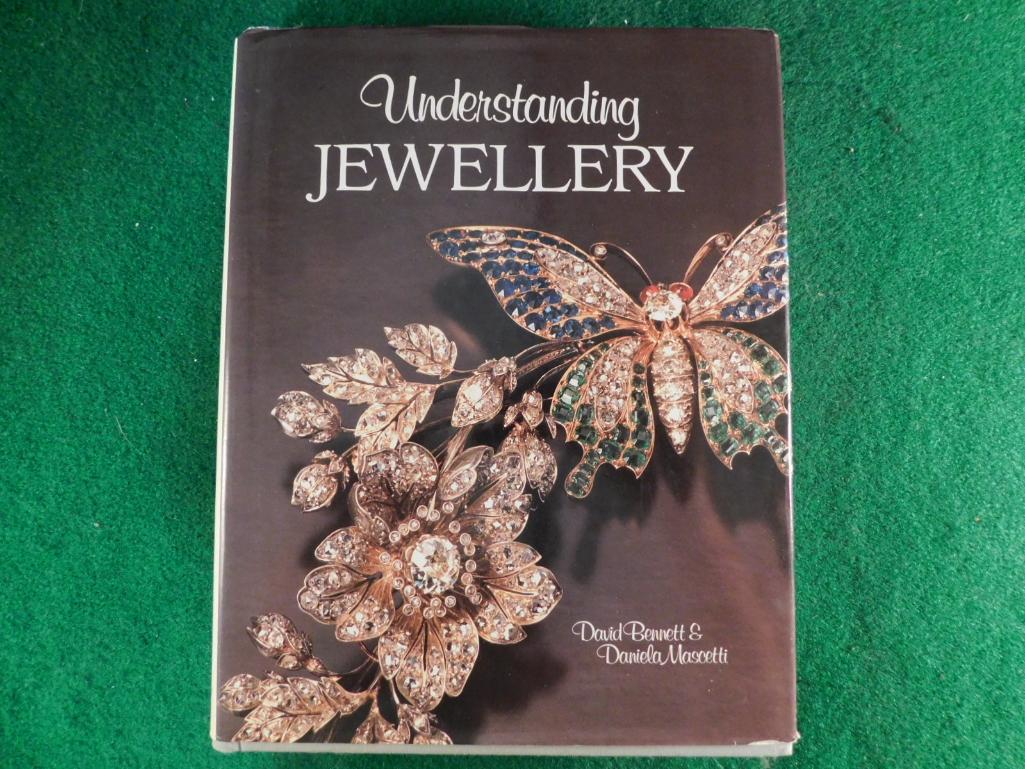 80336 UNDERSTANDING JEWELLERY DAVID BENNETT AND DANIELA (1 of 6)