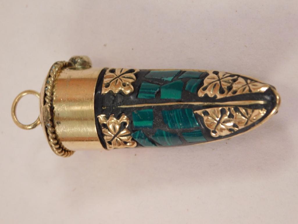 MALACHITE HORN PENDANT: MALACHITE HORN PENDANT