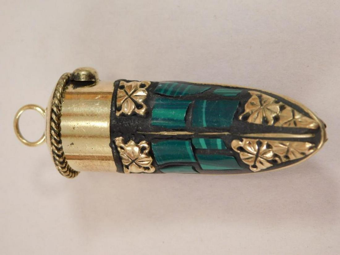 MALACHITE HORN PENDANT: MALACHITE HORN PENDANT
