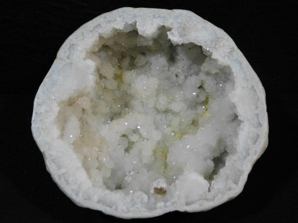 GEODE ROCK STONE LAPIDARY SPECIMEN: Thank you for attending HATMAN AUCTIONS! Please see photos for measurements and descriptions. If you purchase lots of heavy items, we can hold them for you until you can pick them up. *We are an aucti