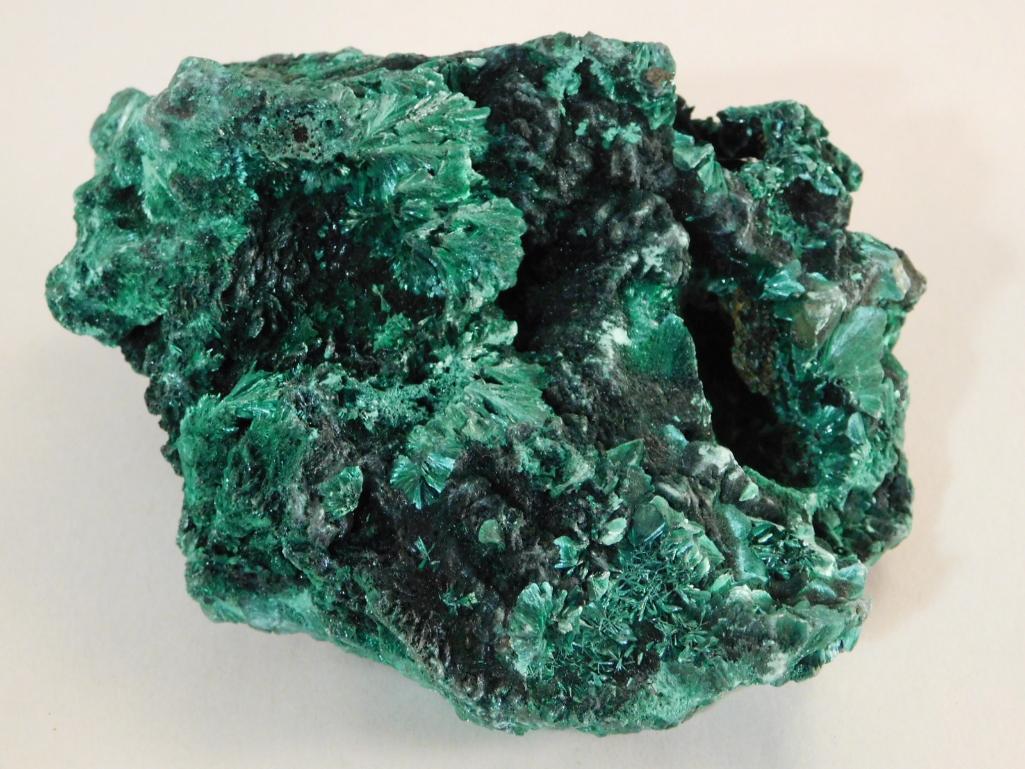 FIBROUS MALACHITE ROCK STONE LAPIDARY SPECIMEN: Thank you for attending HATMAN AUCTIONS! Please see photos for measurements and descriptions. If you purchase lots of heavy items, we can hold them for you until you can pick them up. *We are an aucti