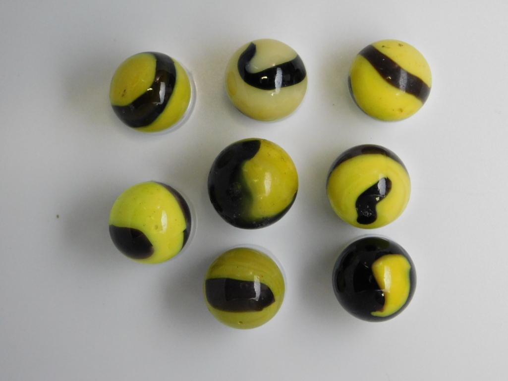 SPIRAL MARBLE VINTAGE ANTIQUE COLLECTION MARBLES: Thank you for attending HATMAN AUCTIONS! MARBLE TYPES INCLUDE AGGIE, JABO, CONTEMPORARY, ONION SKIN, GERMAN, SULPHIDE, CATS-EYE, MULTI-VEIN, BANANA, BENNINGTON, CLAY, GLASS, FROSTED, ORIENTAL, SWIRL,