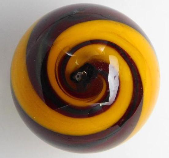 SPIRAL MARBLE VINTAGE ANTIQUE COLLECTION MARBLES: Thank you for attending HATMAN AUCTIONS! MARBLE TYPES INCLUDE AGGIE, JABO, CONTEMPORARY, ONION SKIN, GERMAN, SULPHIDE, CATS-EYE, MULTI-VEIN, BANANA, BENNINGTON, CLAY, GLASS, FROSTED, ORIENTAL, SWIRL,