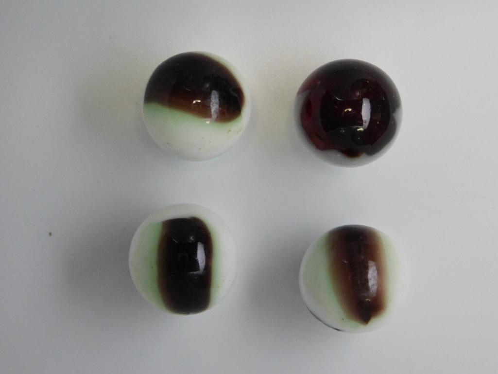 AGGIE MARBLE VINTAGE ANTIQUE COLLECTION MARBLES: Thank you for attending HATMAN AUCTIONS! MARBLE TYPES INCLUDE AGGIE, JABO, CONTEMPORARY, ONION SKIN, GERMAN, SULPHIDE, CATS-EYE, MULTI-VEIN, BANANA, BENNINGTON, CLAY, GLASS, FROSTED, ORIENTAL, SWIRL,