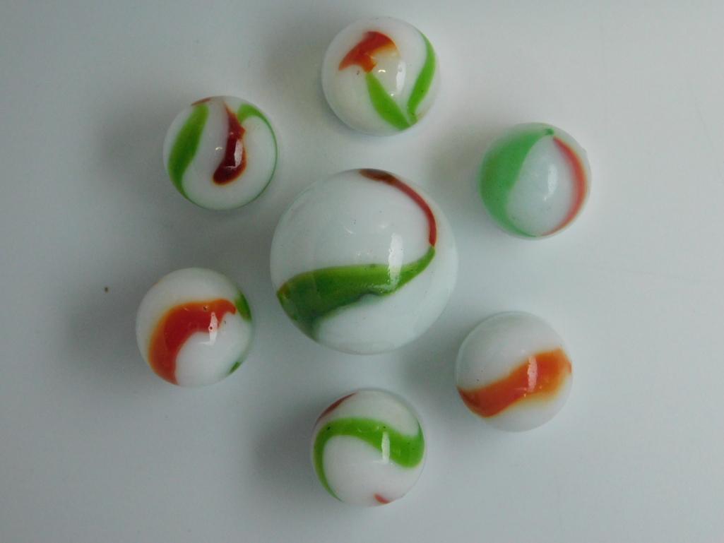 AGGIE MARBLE VINTAGE ANTIQUE COLLECTION MARBLES: Thank you for attending HATMAN AUCTIONS! MARBLE TYPES INCLUDE AGGIE, JABO, CONTEMPORARY, ONION SKIN, GERMAN, SULPHIDE, CATS-EYE, MULTI-VEIN, BANANA, BENNINGTON, CLAY, GLASS, FROSTED, ORIENTAL, SWIRL,