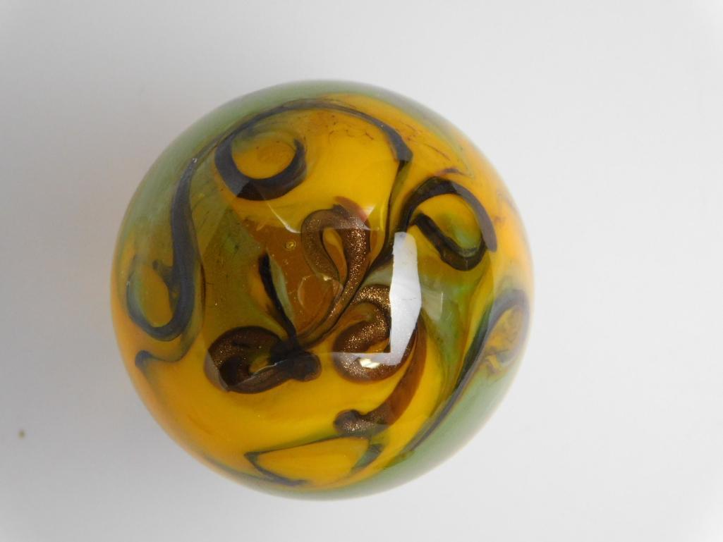 MARBLE VINTAGE ANTIQUE COLLECTION MARBLES: Thank you for attending HATMAN AUCTIONS! MARBLE TYPES INCLUDE AGGIE, JABO, CONTEMPORARY, ONION SKIN, GERMAN, SULPHIDE, CATS-EYE, MULTI-VEIN, BANANA, BENNINGTON, CLAY, GLASS, FROSTED, ORIENTAL, SWIRL,