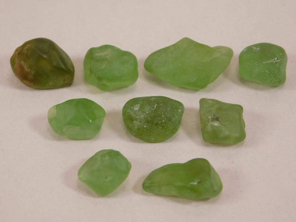 PERIDOT 40 CARATS ROCK STONE LAPIDARY SPECIMEN: PERIDOT 40 CARATS ROCK STONE LAPIDARY SPECIMEN
