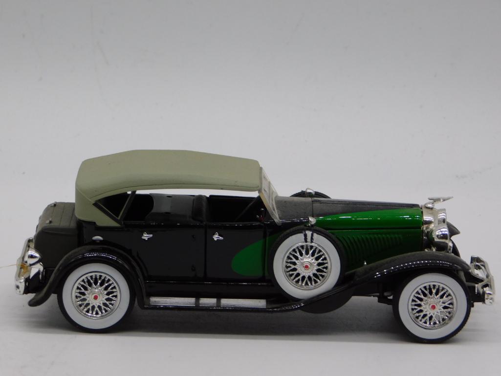MODEL CAR VINTAGE ANTIQUE (1 of 2)