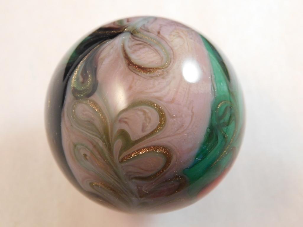 VINTAGE GLASS MARBLE: Thank you for attending HATMAN AUCTIONS! This auctions consists of antiques, art, glassware, pottery, artifacts, rocks, minerals, gems , fossils and jewelry lots. Please see photos for measurements an