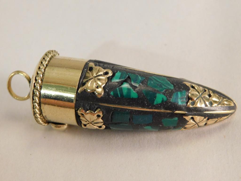 MALACHITE HORN PENDANT: MALACHITE HORN PENDANT