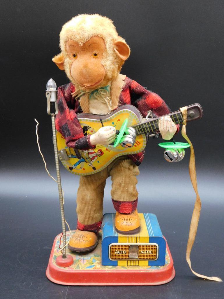 MONKEY MUSICIAN ANTIQUE& VINTAGE BATTERY OP: MONKEY MUSICIAN ANTIQUE& VINTAGE BATTERY OP