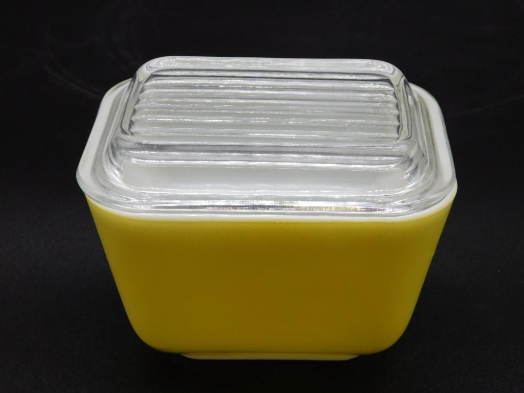 YELLOW PYREX REFRIGERATOR DISH WITH LID  ANTIQUE& (1 of 4)