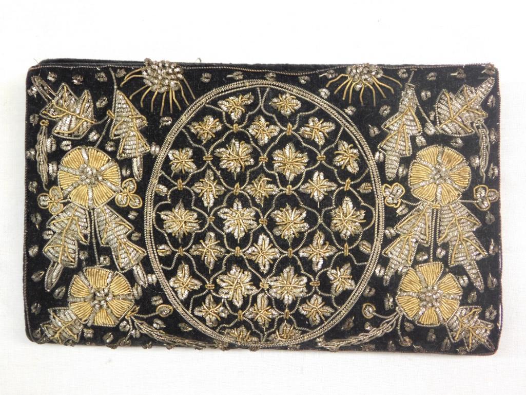 VINTAGE EMBROIDERED PURSE (1 of 4)