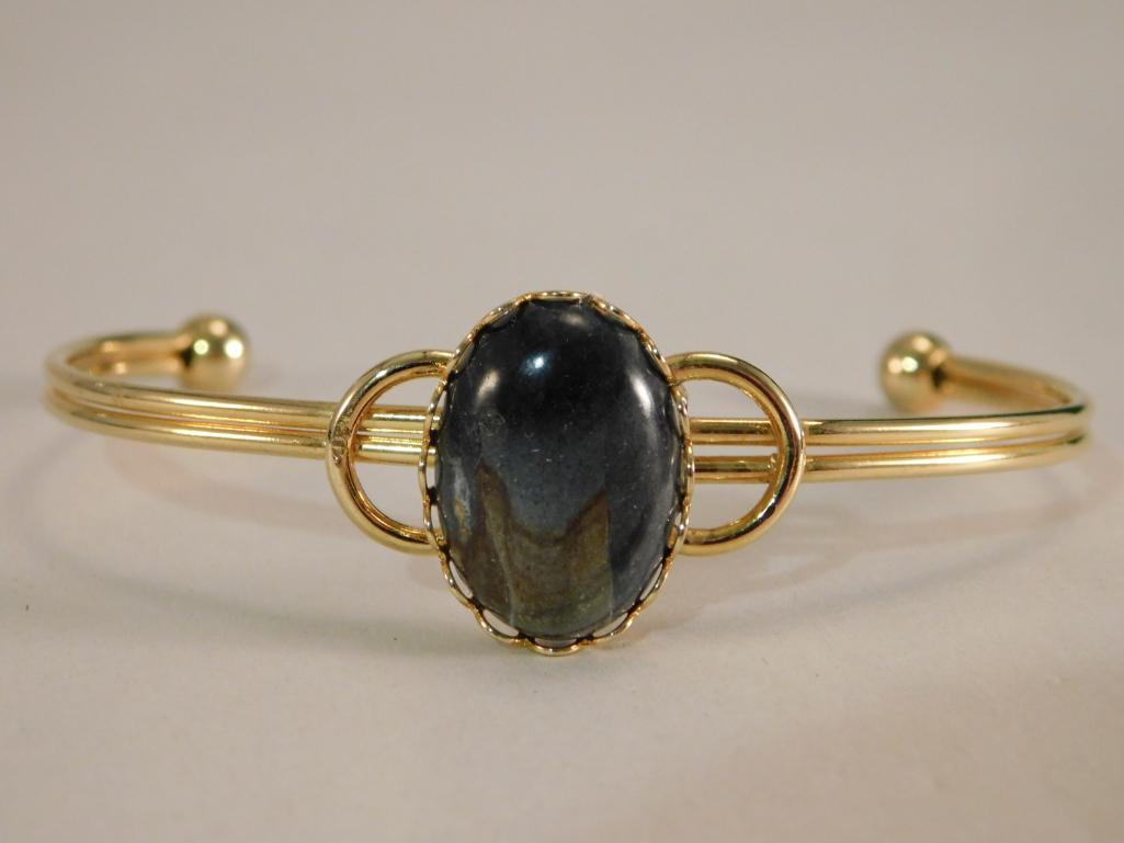 JASPER METAL CUFF BRACELET: We have multiple rock auctions monthly. Thank you for attending HATMAN AUCTIONS! Please see photos for measurements and descriptions. If you purchase lots of heavy items, we can hold them for you unti