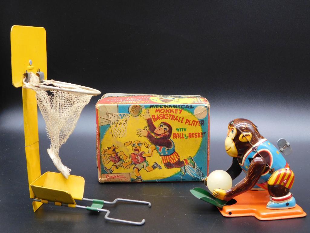 MONKEY BASKETBALL PLAYER WITH BALL & BASKET TOY TIN (1 of 7)