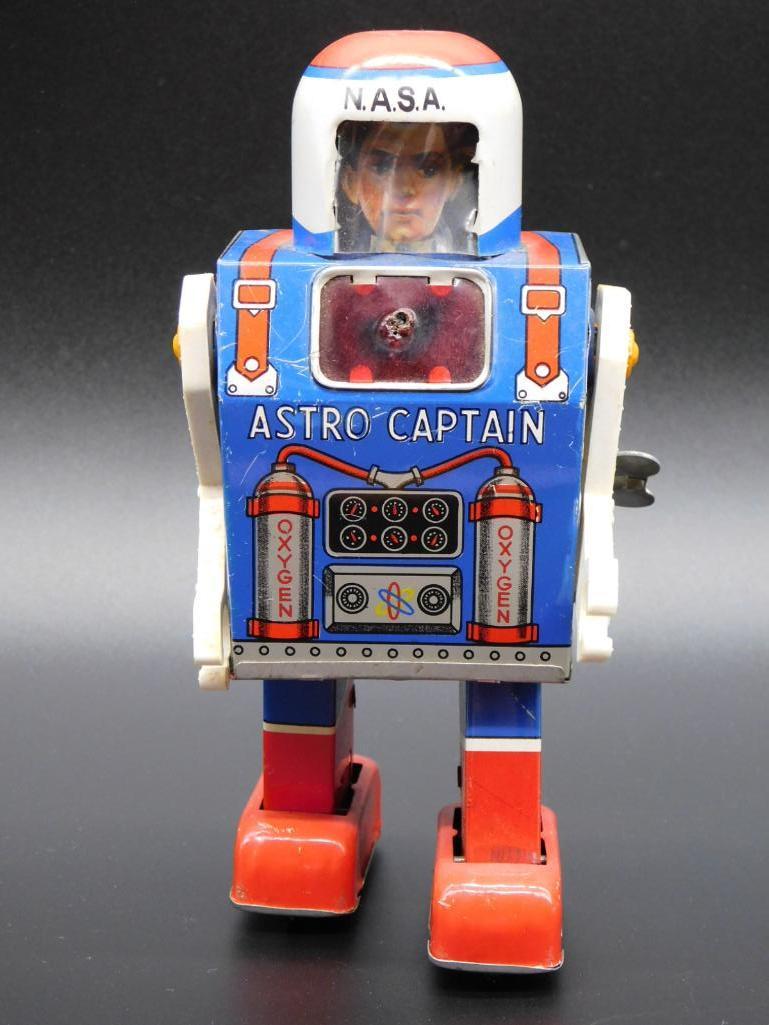 NASA ASTRO CAPTAIN WALKING TIN TOYS, WIND UP, ACTION (1 of 3)