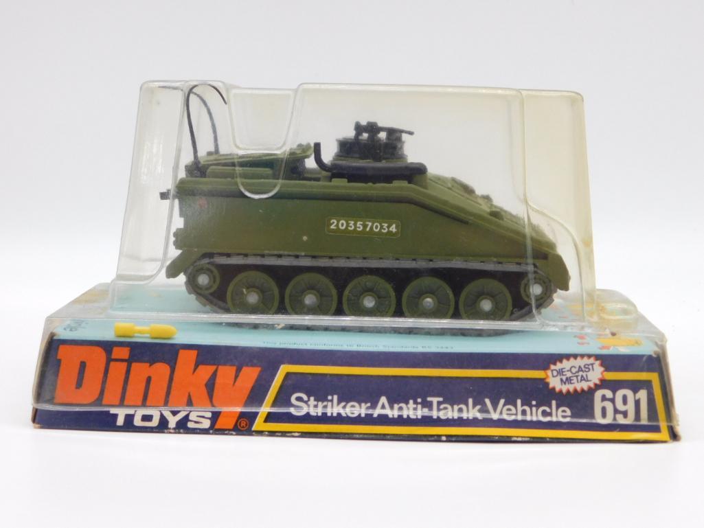 DINKY TOYS STRIKER ANTI-TANK VEHICLE IN ORIGINAL BOX (1 of 4)