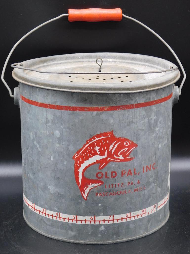 OLD PAL MINNOW BUCKET VINTAGE ANTIQUE Aug 23, 2021 Col. Christie