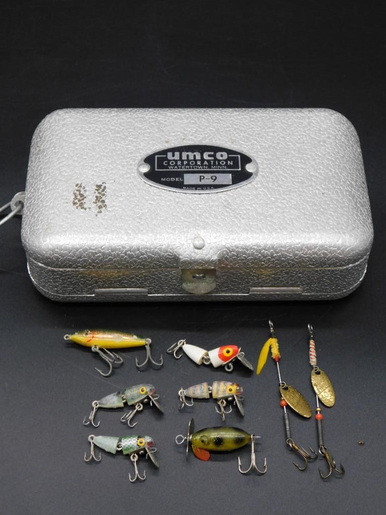 LURES WITH CASE VINTAGE ANTIQUE (1 of 6)