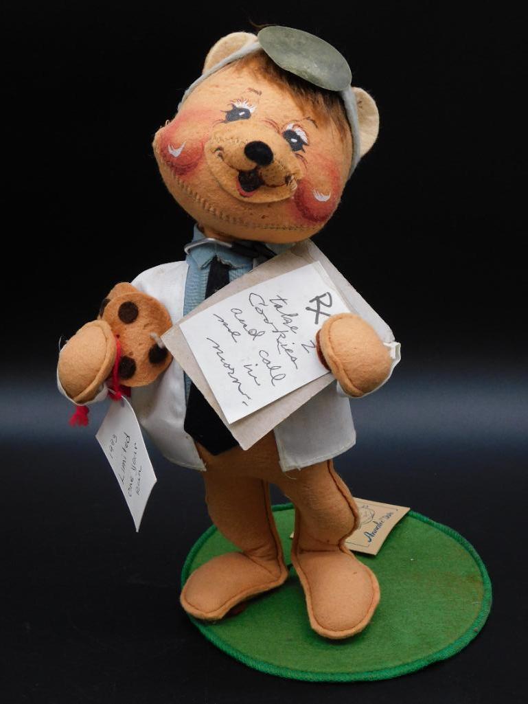 DOCTOR BEAR ANNALEE DOLL ANTIQUE& VINTAGE (1 of 4)