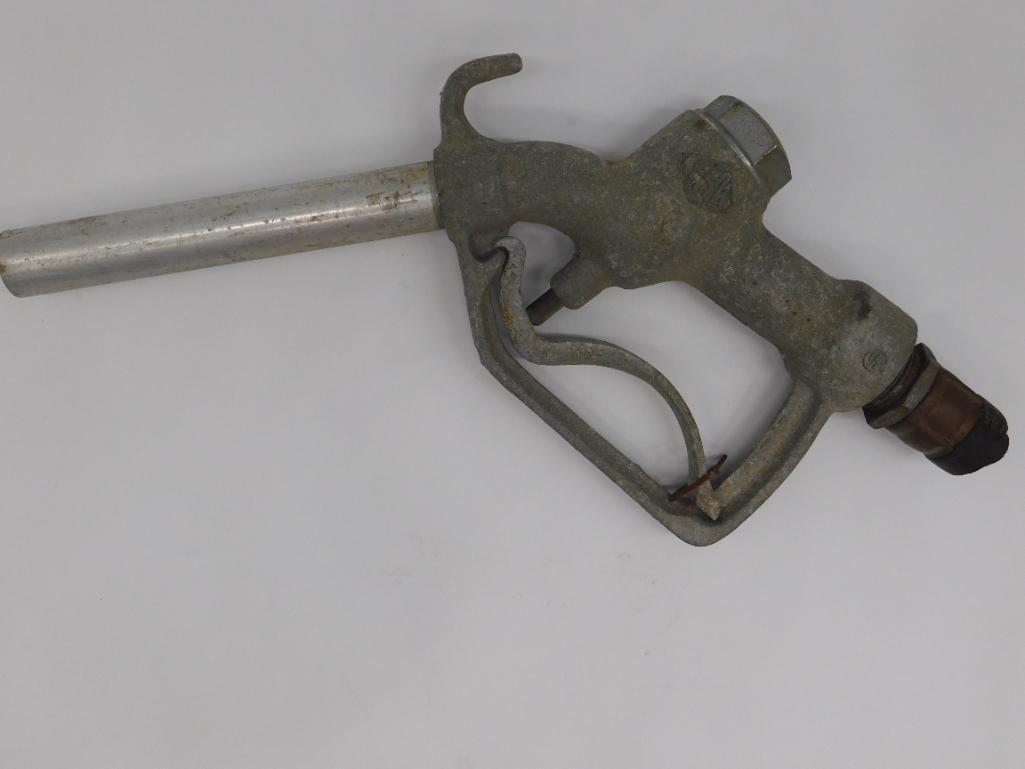 GAS PUMP HANDLE  ADVERTISING VINTAGE ANTIQUE (1 of 2)