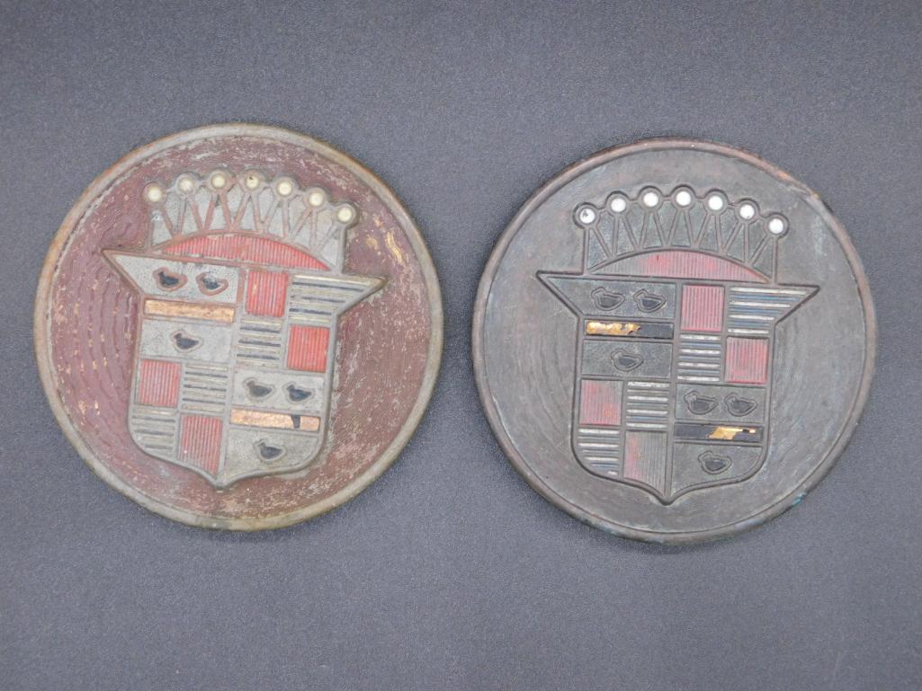 CADILLAC CAP SET OF 2  ADVERTISING VINTAGE ANTIQUE (1 of 4)