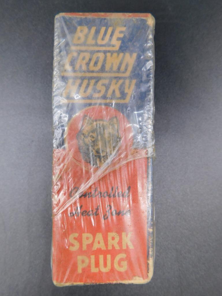 BLUE CROWN HUSKY SPARK PLUG  ADVERTISING VINTAGE (1 of 12)