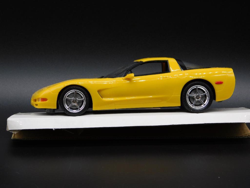2002 Corvette Coupe Revell Promo Yellow Car #407: 2002 Corvette Coupe Revell Promo Yellow Car #407 *** WELCOME TO HATMAN AUCTIONS! Today we are selling an estate Lifetime Collection of many collectible cars, trucks, die cast, models, and collectibles