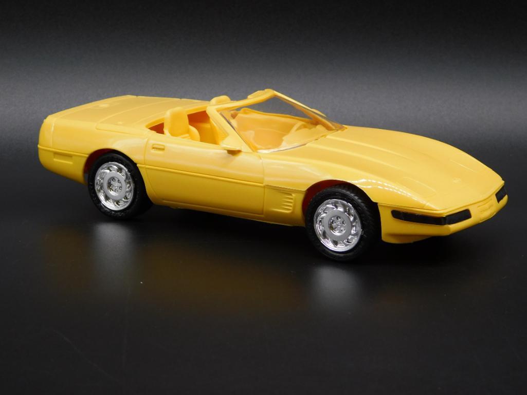 1995 Corvette Convertible AMT/ERTL Yellow Car #407: 1995 Corvette Convertible AMT/ERTL Yellow Car #407 *** WELCOME TO HATMAN AUCTIONS! Today we are selling an estate Lifetime Collection of many collectible cars, trucks, die cast, models, and collectibl