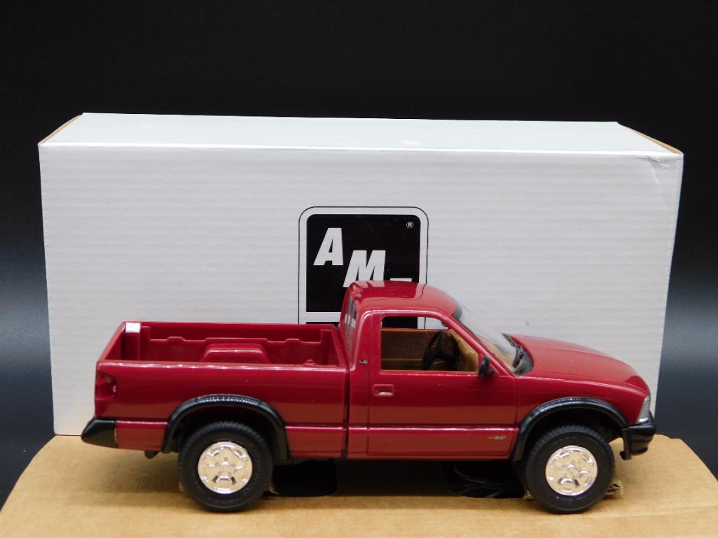 1995 Cneve S10 4x4 6189 AMT/ERTL Cherry Red Metallic (1 of 3)