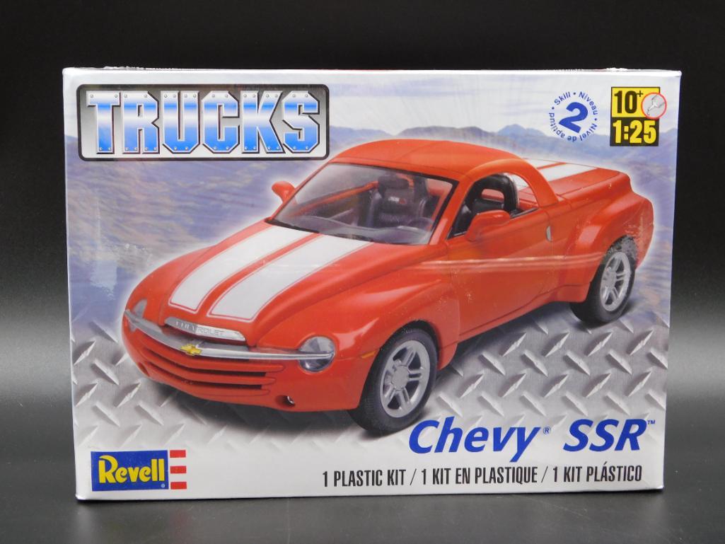 Chevrolet SSR Pickup Revell Plastic U-Build Car #1: Chevrolet SSR Pickup Revell Plastic U-Build Car #1 *** WELCOME TO HATMAN AUCTIONS! Today we are selling an estate Lifetime Collection of many collectible cars, trucks, die cast, models, and collectibl