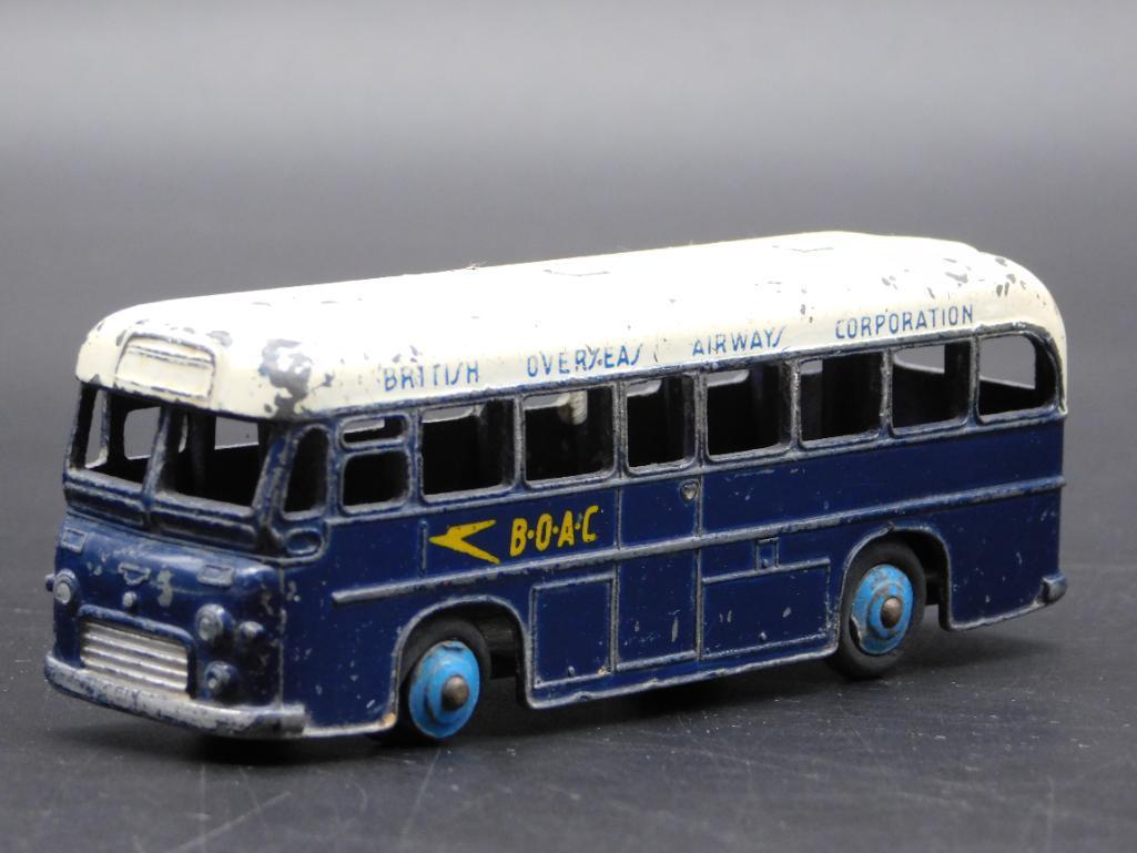 DINKY TOYS BRITISH OVERSEAS AIRWAYS CORPORATION BUS: DINKY TOYS BRITISH OVERSEAS AIRWAYS CORPORATION BUS VINTAGE ANTIQUE *** Thank you for attending HATMAN AUCTIONS! Yes, we ship all items that are not oversized. Please see photos for measurements and d