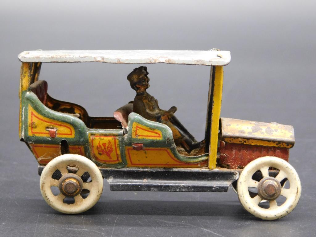ANTIQUE OPEN AIR TAXI METAL TIN TOY (1 of 4)