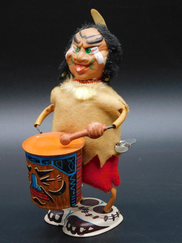 MARX JAPANESE NATIVE DRUMMING WIND-UP TOY VINTAGE: MARX JAPANESE NATIVE DRUMMING WIND-UP TOY VINTAGE ANTIQUE *** Thank you for attending HATMAN AUCTIONS! Yes, we ship all items that are not oversized. Please see photos for measurements and description