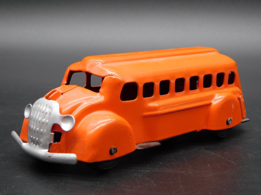 WYANDOTTE ORANGE METAL BUS TIN TOY: WYANDOTTE ORANGE METAL BUS TIN TOY *** Thank you for attending HATMAN AUCTIONS! Yes, we ship all items that are not oversized. Please see photos for measurements and description. SPECIAL NOTICE: Many 