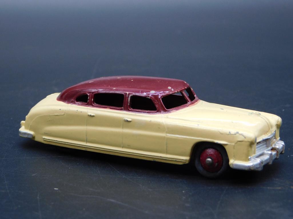 DINKY TOYS ENGLISH HUDSON SEDAN (1 of 4)