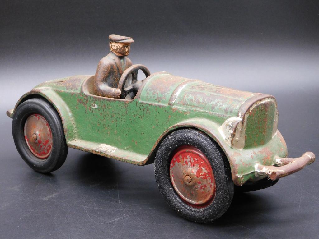 METAL CAR WITH DRIVER VINTAGE ANTIQUE (1 of 4)