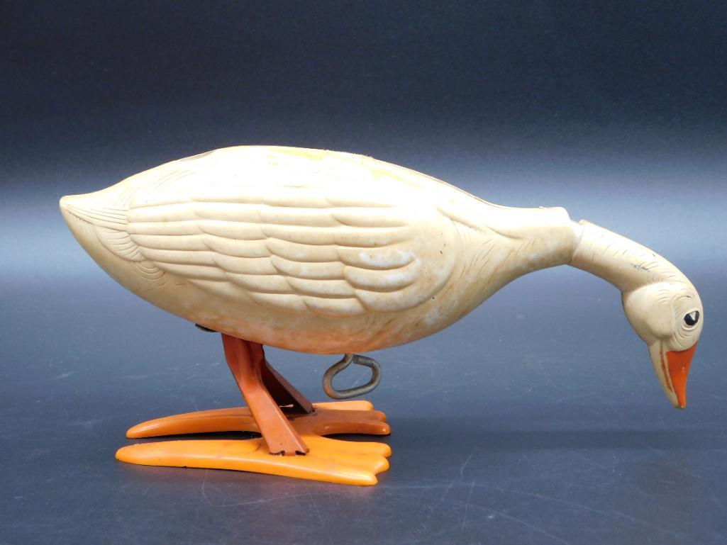 MARX WIND-UP WALKING GOOSE TOY (1 of 3)