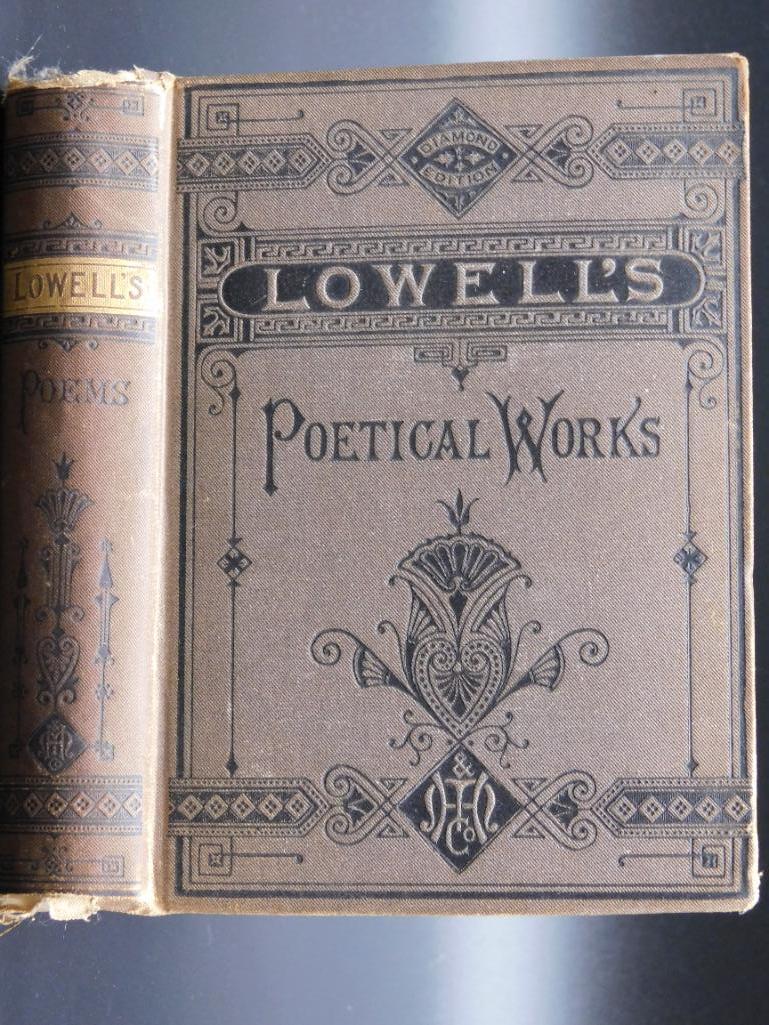 1876 LOWELLS POETICAL WORKS BOOK BY JAMES RUSSELL: 1876 LOWELLS POETICAL WORKS BOOK BY JAMES RUSSELL LOWELL *** Thank you for attending HATMAN AUCTIONS! Yes, we ship all items that are not oversized. Please see photos for measurements and description.