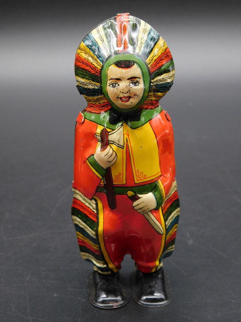 WIND-UP METAL TIN TOY VINTAGE ANTIQUE: WIND-UP METAL TIN TOY VINTAGE ANTIQUE *** Thank you for attending HATMAN AUCTIONS! Yes, we ship all items that are not oversized. Please see photos for measurements and description. SPECIAL NOTICE: Ma