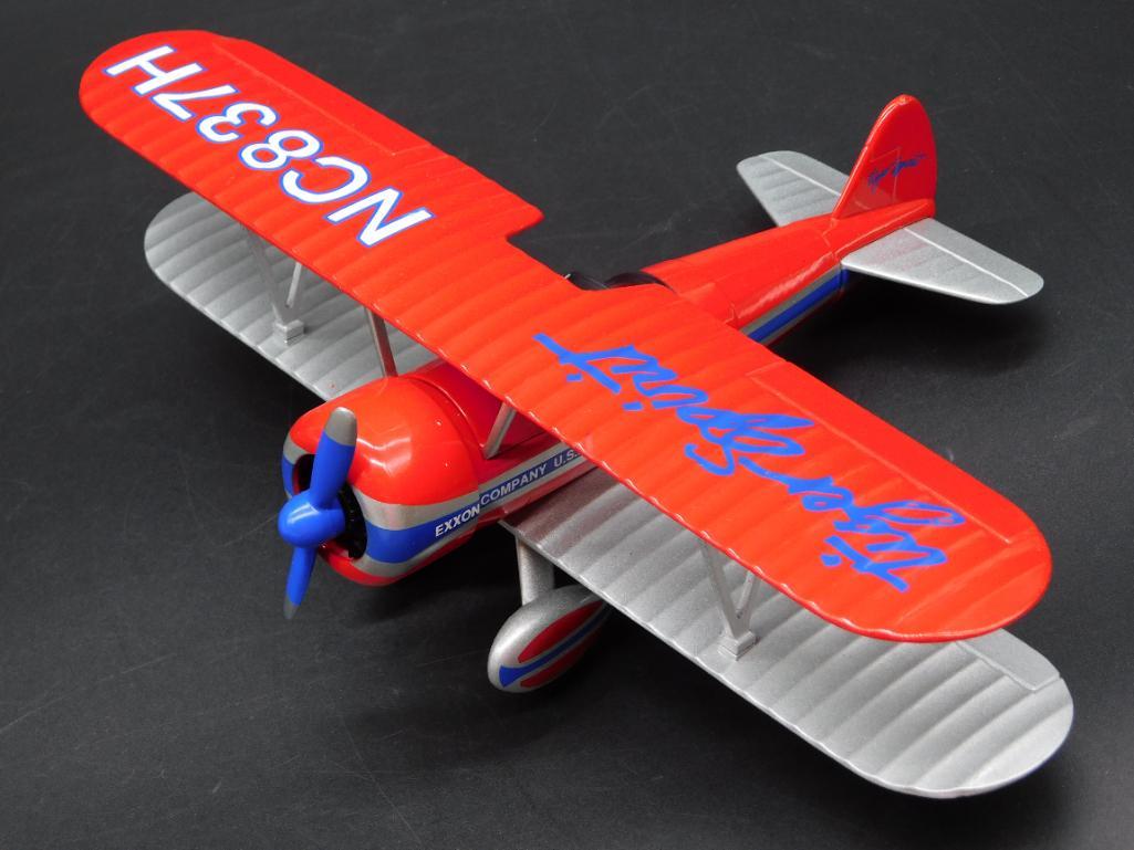TIGER SPIRIT EXXON COMPANY PLANE TOY: TIGER SPIRIT EXXON COMPANY PLANE TOY *** Thank you for attending HATMAN AUCTIONS! Yes, we ship all items that are not oversized. Please see photos for measurements and description. SPECIAL NOTICE: Man