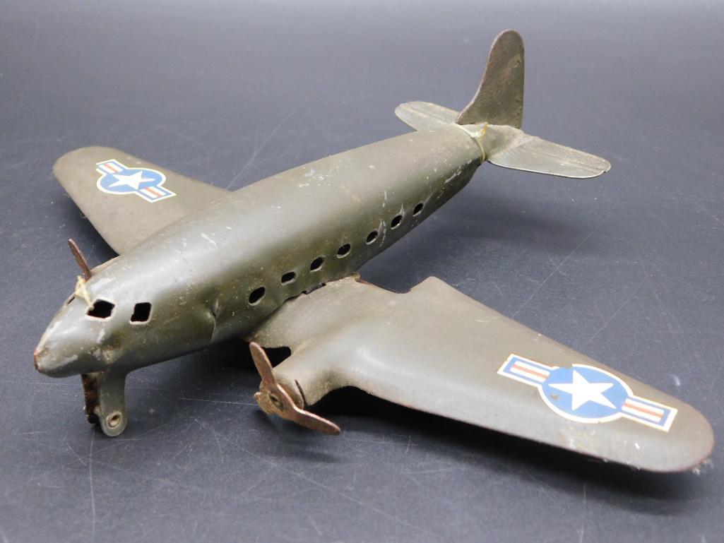 VINTAGE MILITARY PLANE TOY (1 of 5)