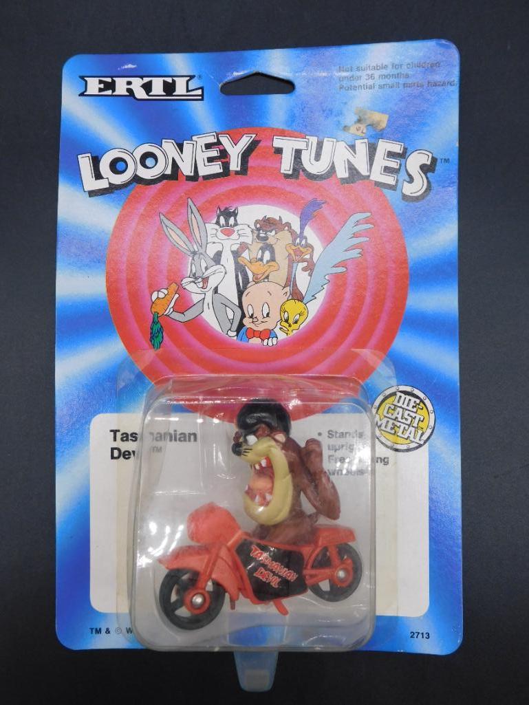 1989 DIE CAST TASMANIAN DEVIL TOY IN ORIGINAL PACKAGING (1 of 4)