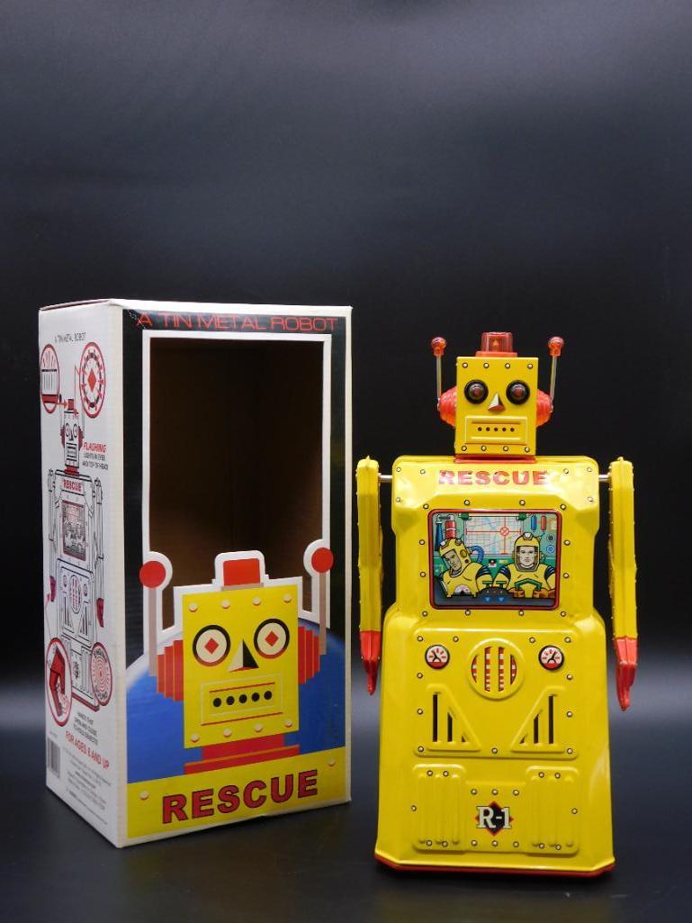 2003 R1 RESCUE ROBOT TIN TOY WITH ORIGINAL BOX: 2003 R1 RESCUE ROBOT TIN TOY WITH ORIGINAL BOX *** Thank you for attending HATMAN AUCTIONS! Yes, we ship all items that are not oversized. Please see photos for measurements and description. SPECIAL N